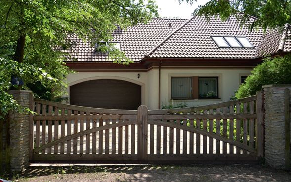 Julita i Jurek - Czytelnicy Budujemy Dom, ogrodzenie stawiali w 2007 r.