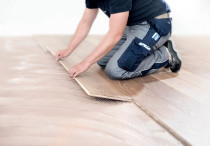 Pod stopami i na ścianach