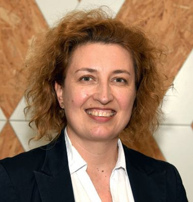 Jakie drewno wybrać do wykończenia ścian zewnętrznych, aby elewacja zachowała trwałość i atrakcyjny wygląd przez lata?