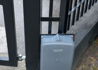 Kamil - Członek Klubu Budujących Dom, napęd do bramy wjazdowej użytkuje od 2020 r.