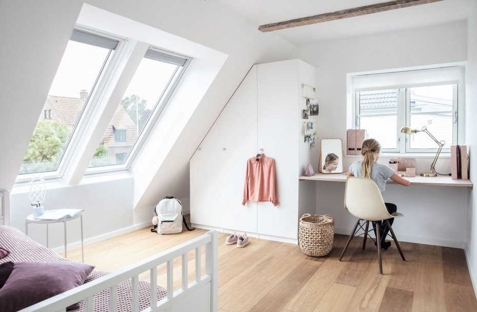 Jeszcze więcej światła na poddaszu - montaż okien w zestawach