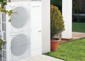 Pompa ciepła kontra pellet - kto wygrywa w 2025?