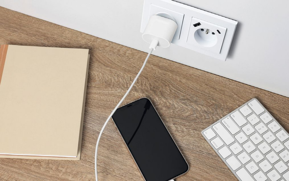 Gniazda z wbudowaną ładowarką USB A+C