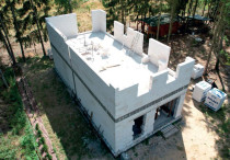 Znaczenie izolacyjności cieplnej materiałów konstrukcyjnych ścian