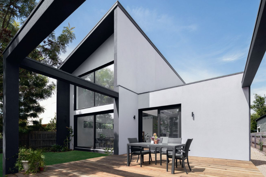 Nowa jakość stolarki: Hybrydowe systemy PVC-aluminium od Kömmerling