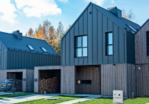 Jak wybrać panel dachowy na rąbek?