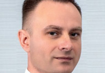 Jak poprawnie przygotować podłoże przed montażem płyt styropianowych w ETICS?