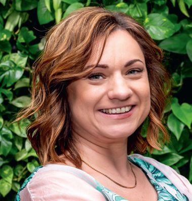 Nowoczesne osłony przeciwsłoneczne w praktyce: Co wybrać do dużych przeszkleń, tarasu i ogrodu?