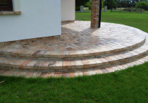 Nowa odsłona klasyki - płytki cementowe na taras