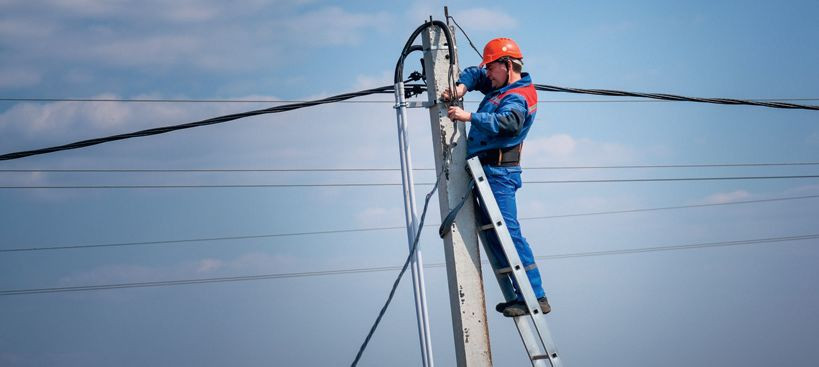 Instalacja elektryczna, osprzęt i oświetlenie